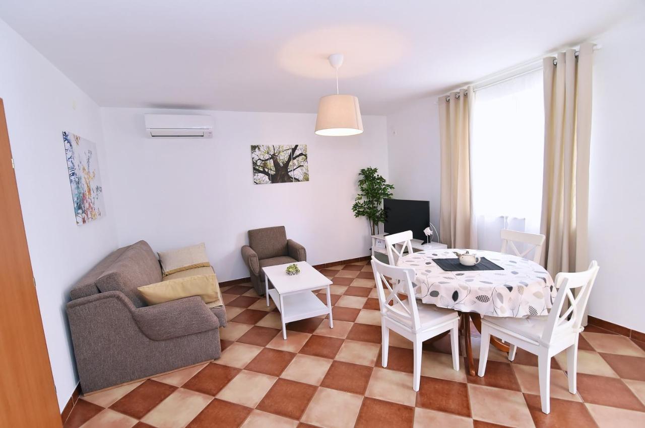 Apartments Luni Башка Экстерьер фото