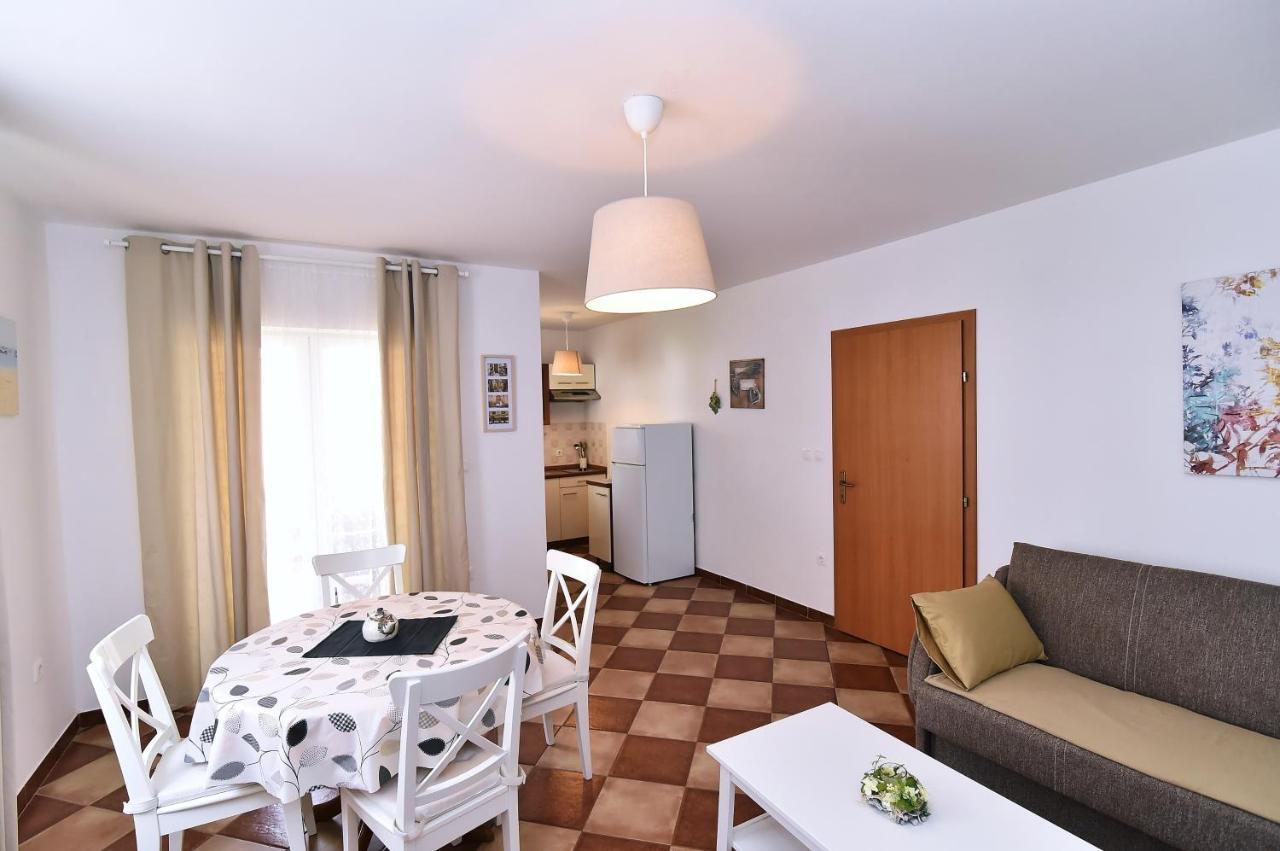 Apartments Luni Башка Экстерьер фото
