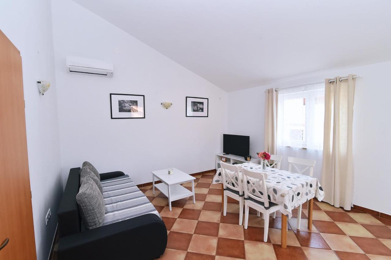 Apartments Luni Башка Экстерьер фото